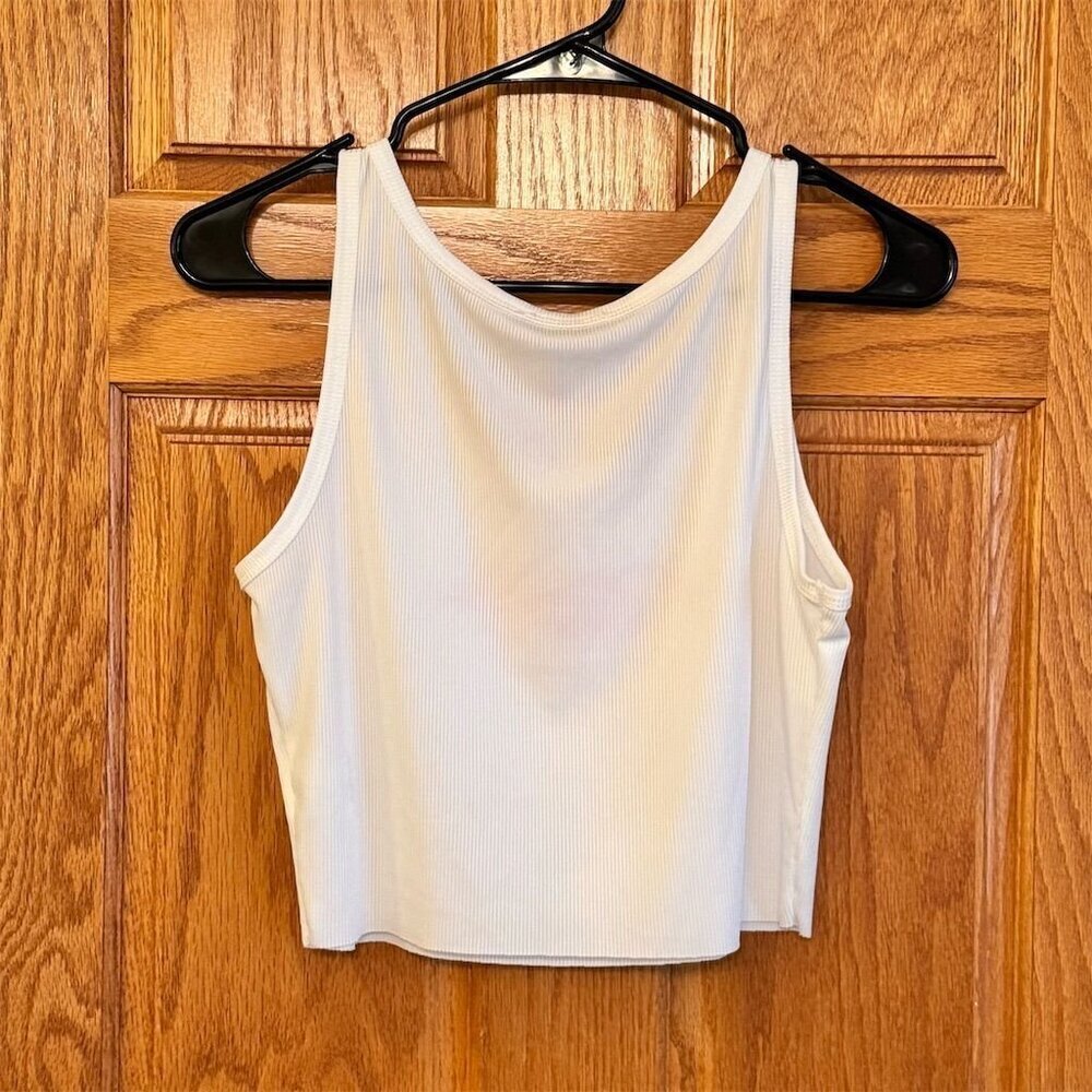 SHEIN Women's White Cropped Tank Top Red Flaming Heart Design Size M - Picture 2 of 5